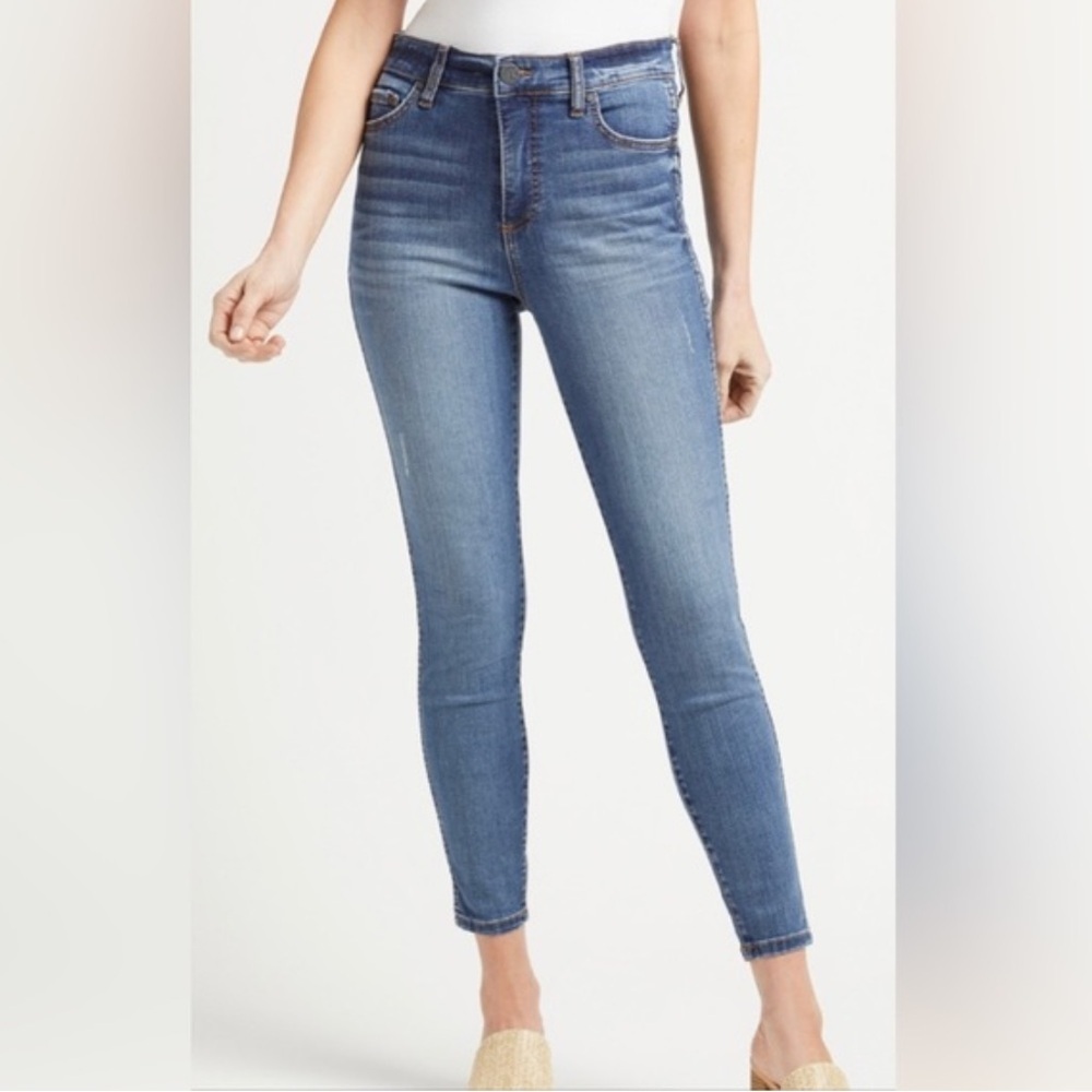 Kut from the Kloth | Women’s medium blue slightly distressed ankle jeans, sz 14